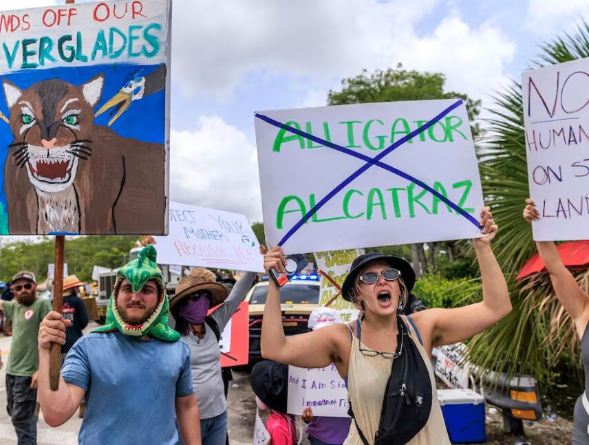 Gobierno de Florida negocia posible clausura de “Alligator Alcatraz”