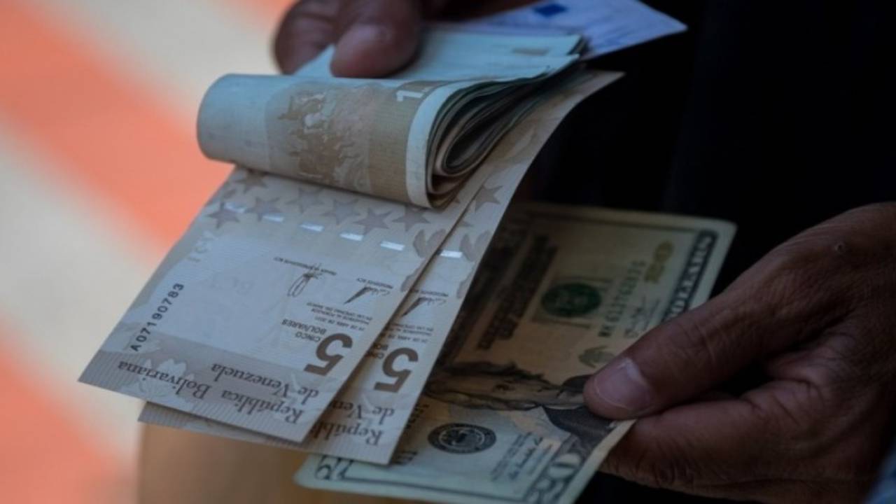 Venezuela eleva ingreso mínimo integral a 240 dólares sin tocar el salario base de 130 bolívares — image 1