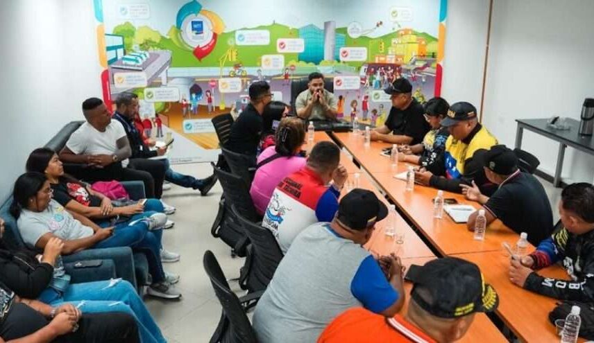 Intt fortalece atención al gremio de motorizados y sector transporte