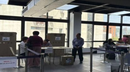 Más de 50 mil electores sufragarán en los comicios presidenciales de Colombia