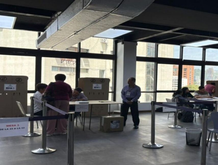Más de 50 mil electores sufragarán en los comicios presidenciales de Colombia