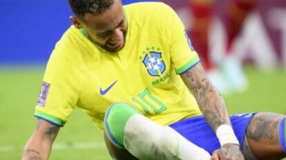 Neymar tiene una lesión muscular