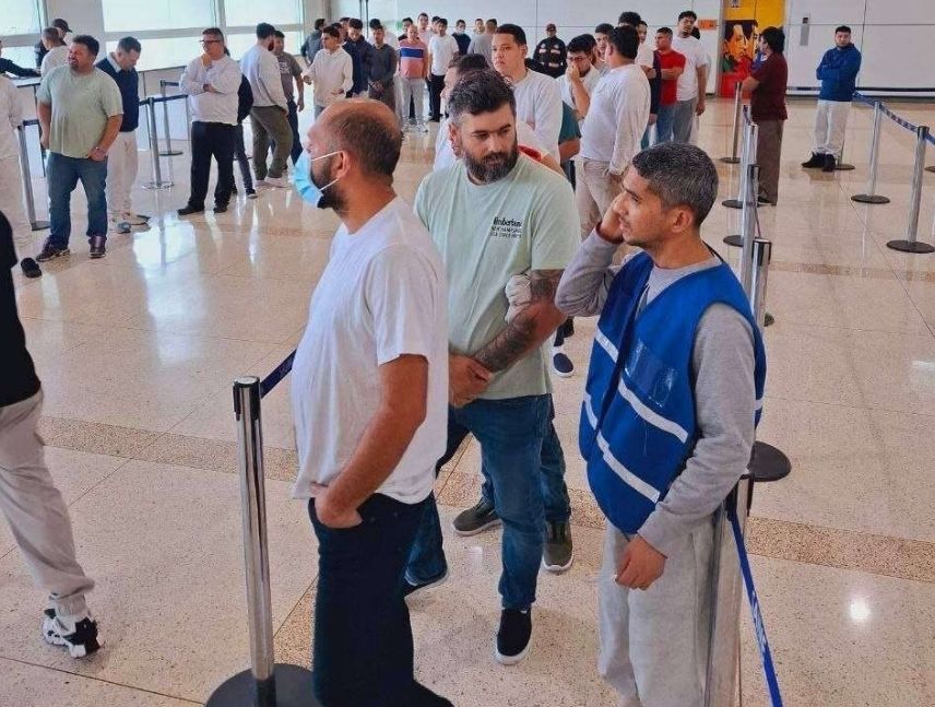 Regresan 115 venezolanos desde EEUU