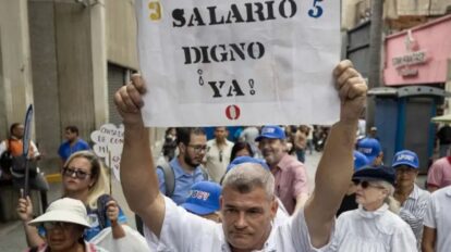 Sindicato de maestros exige la “restitución de sueldos”
