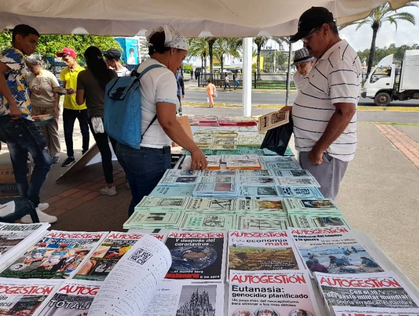 Movimiento Cultural Cristiano realiza difusión de libros en Alta Vista