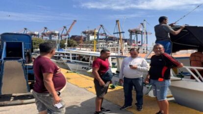 Tres pescadores de La Guaira siguen desaparecidos en alta mar