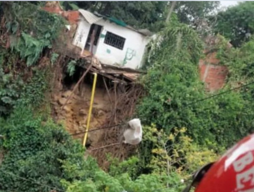 Dos casas quedaron en peligro de derrumbe en La Pastora