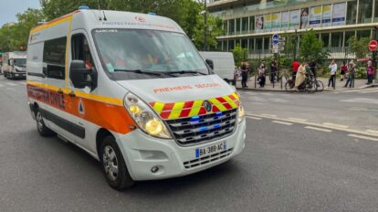 Madre se lanza desde el piso 13 con sus tres hijos en Francia
