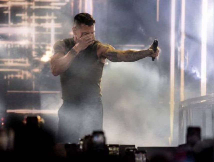 Ricky Martin sufre ataque con gas lacrimógeno durante concierto