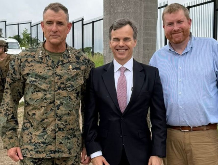 Jefe del Comando Sur realiza visita oficial a Caracas