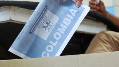 Cierran las urnas en Colombia y comienza el preconteo