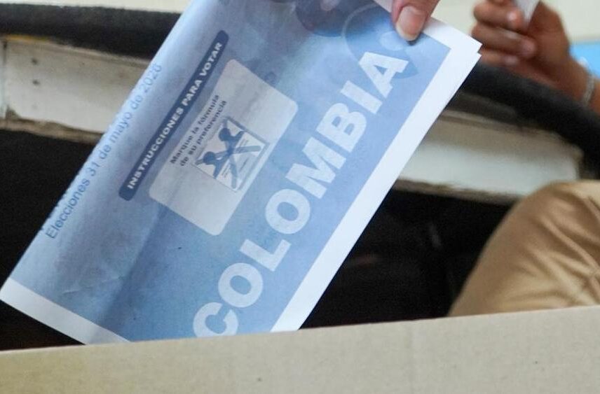 Cierran las urnas en Colombia y comienza el preconteo