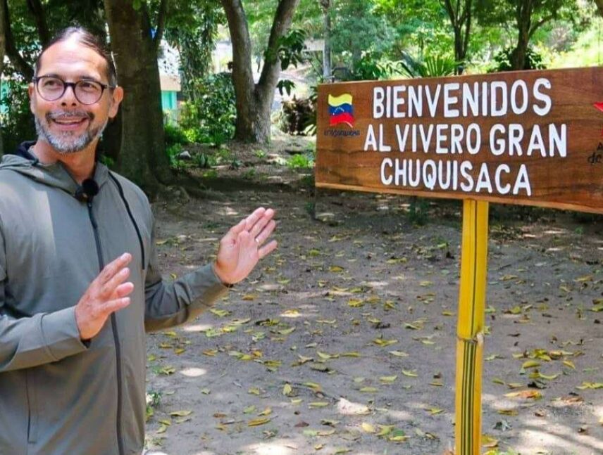 Ecosocialismo entrega insumos para producir un millón de plantas