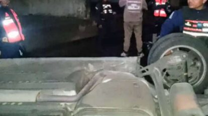 Dos fallecidos tras caída de un carro en Caracas