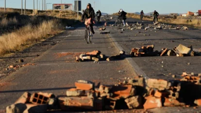 Protestas en Bolivia mantienen varados a más de 250 migrantes