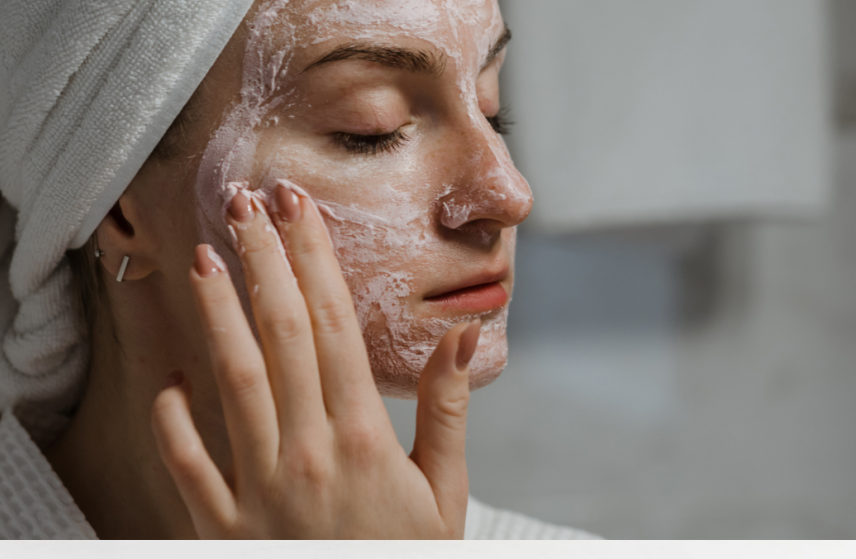 Así debes exfoliar la piel de la cara con bicarbonato