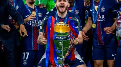 Kvaratskhelia es elegido como el mejor jugador de la Champions League
