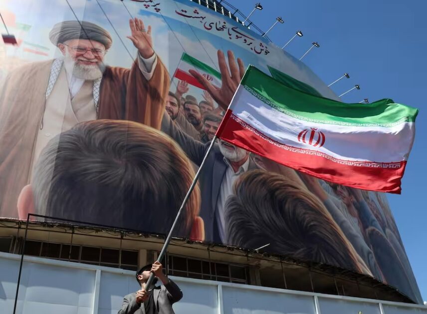 Irán autoriza el paso de otros 32 buques por Ormuz