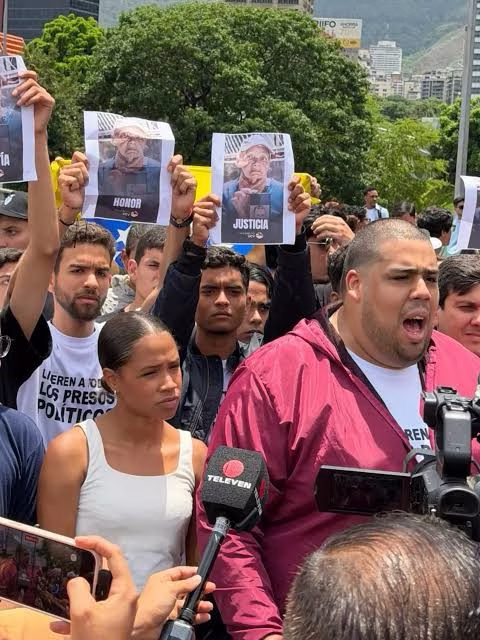 Estudiantes de la UCV marchan tras la muerte de Carmen Navas