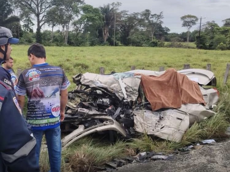 Cinco fallecidos dejó choque entre camión y carro en Barinas