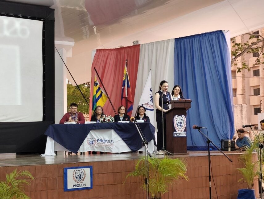 Estudiantes de Guayana debaten sobre conflictos globales en Promun 2026