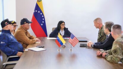 Presidenta (e) coordina labores humanitarias con el MG de EEUU Kevin Jarrard
