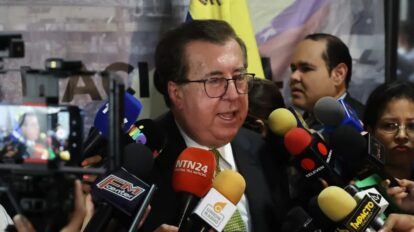 César Pérez Vivas regresa a Venezuela tras casi dos años de exilio