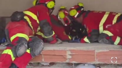 Rescatistas de España salvan a una mujer tras permanecer 72 horas tapiada