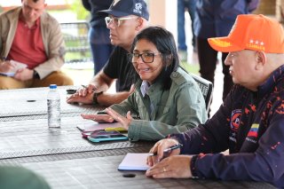 Presidenta (e) lidera reunión del Estado Mayor en La Guaira