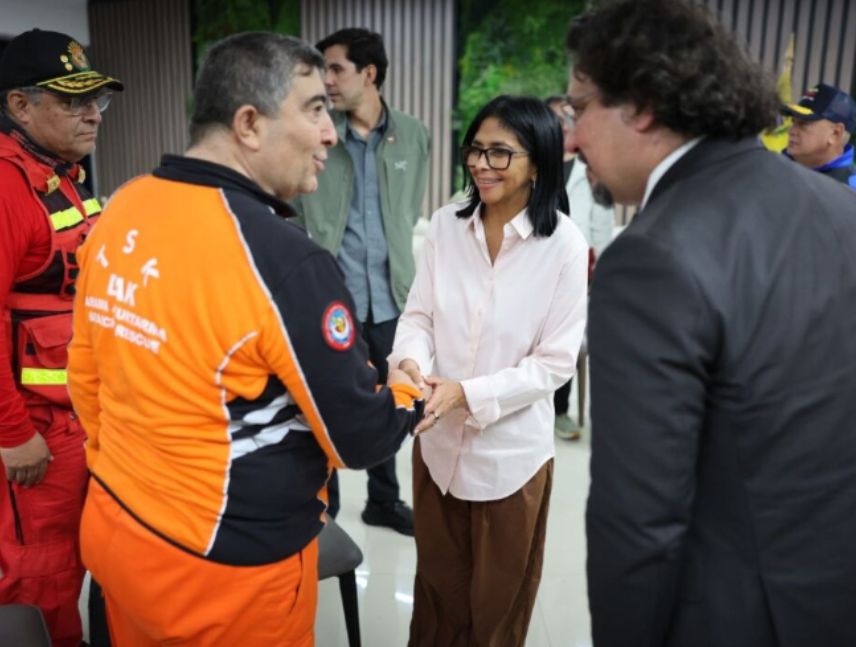Delcy anuncia rescate de 33 personas
