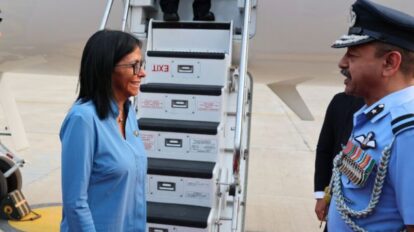 La Presidenta Encargada inicia su viaje por la India