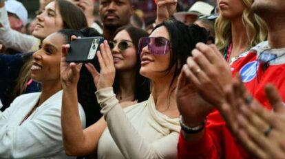 Kim Kardashian apoyó a Lewis Hamilton en la carrera del domingo.