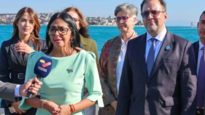 Delcy Rodríguez culminó gira internacional