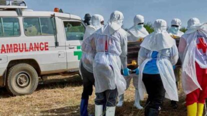 Siguen casos por brote de ébola.
