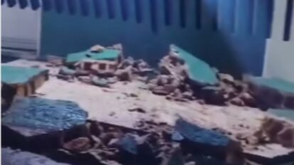 El choque contra la vivienda dejó daños materiales.