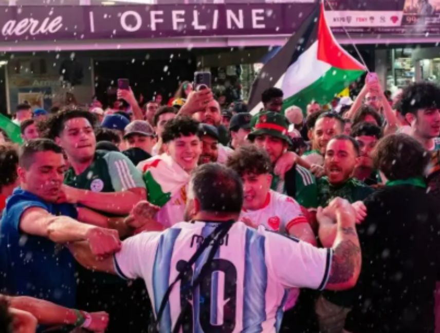 La hinchada de Argentina y Argelia protagonizaron una trifulca