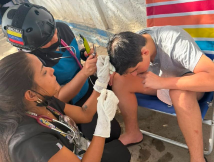 Médicos guayaneses brindar apoyo en La Guaira