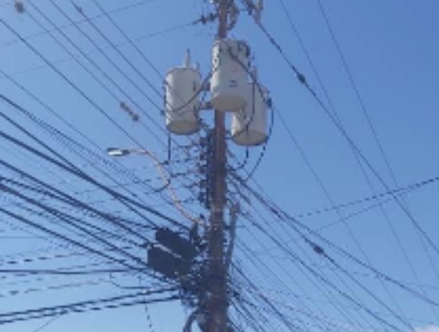 Fallas en el servicio eléctrico de Los Olivos