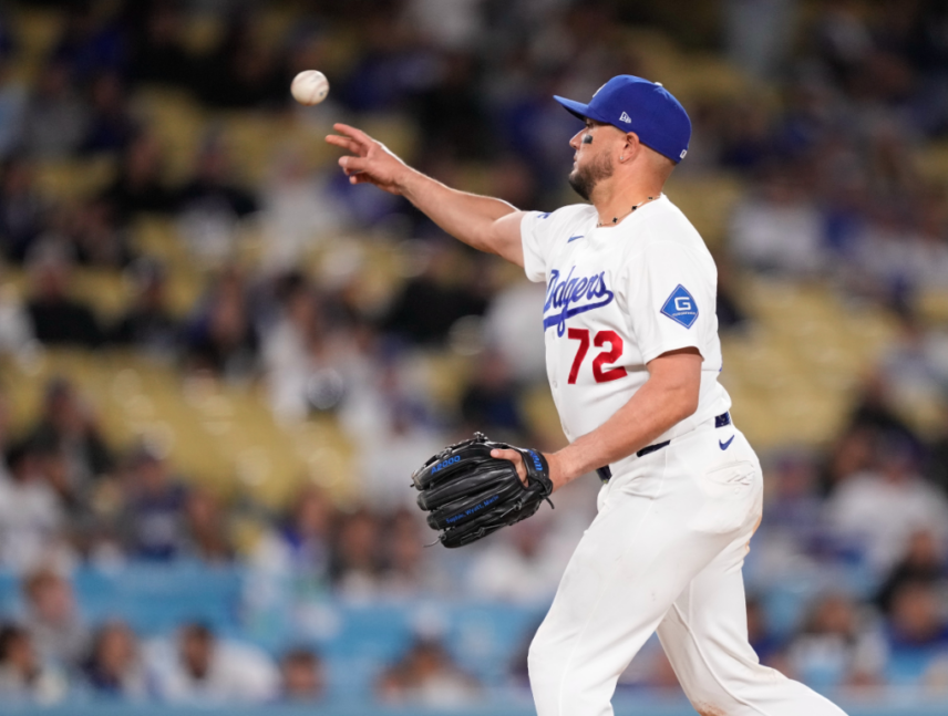 MLB: Miguel Rojas hizo la jugada de la semana