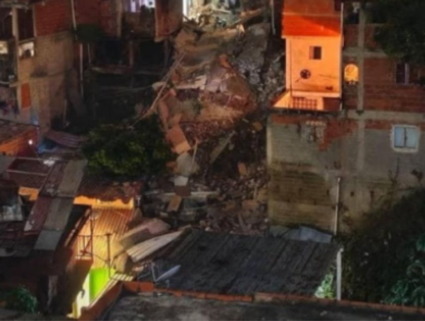 Casa se derrumbó en La Pastora