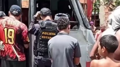 choque entre moto y autobus