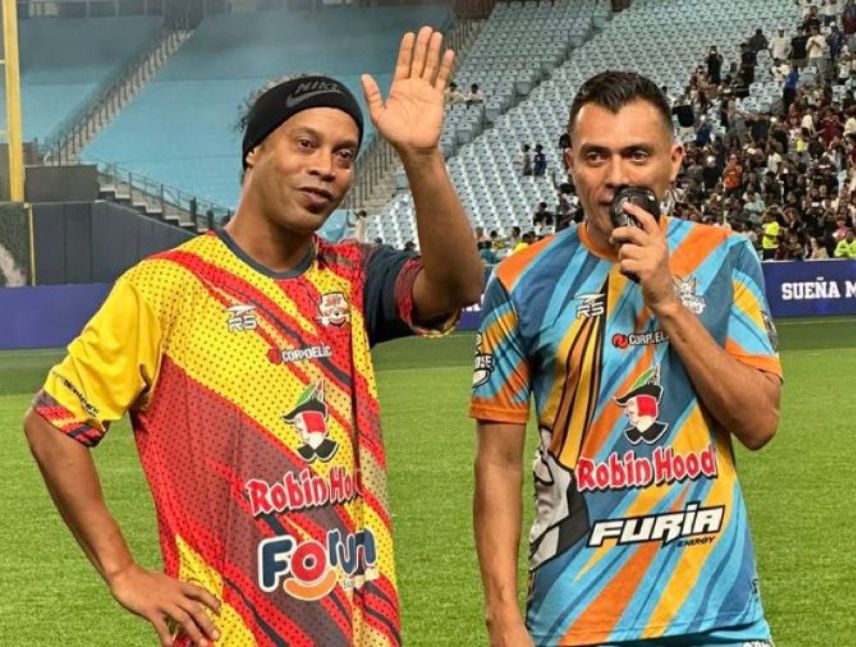 Ronaldinho jugará en Petare