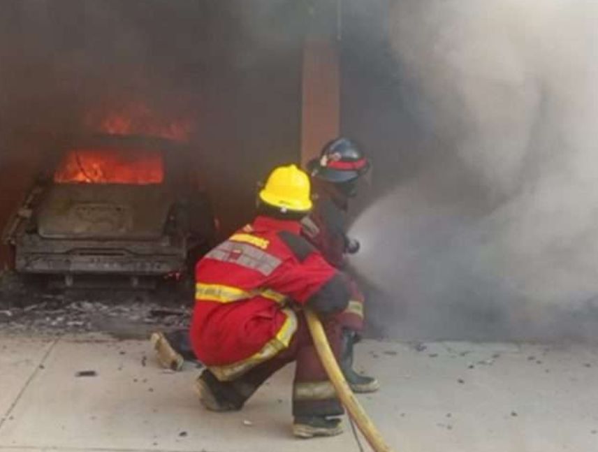 bomberos sofocaron incendia en Padros del Este