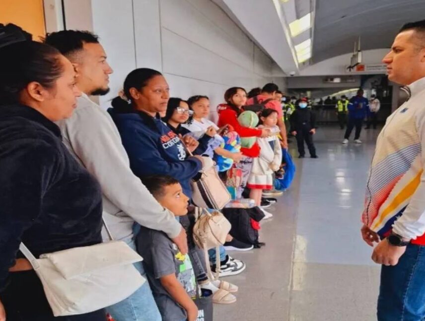 Regresan al país más de 150 migrantes provenientes de México