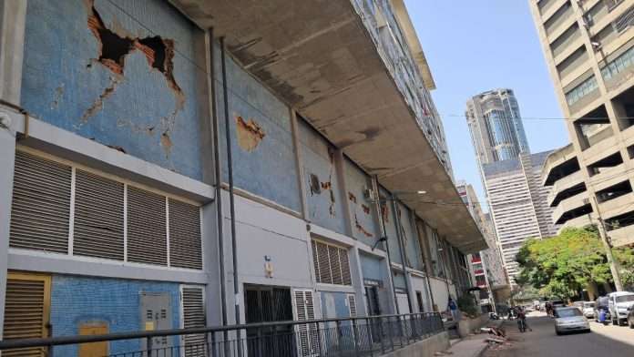 Desocupan urbanismos de la avenida Bolívar en Caracas