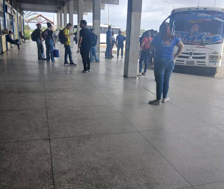 Terminal Manuel Carlos Piar con salidas en normalidad 
