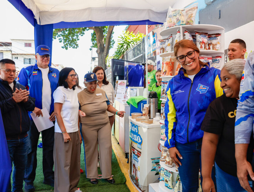 Presidenta (e) lidera despliegue social en la parroquia Altagracia