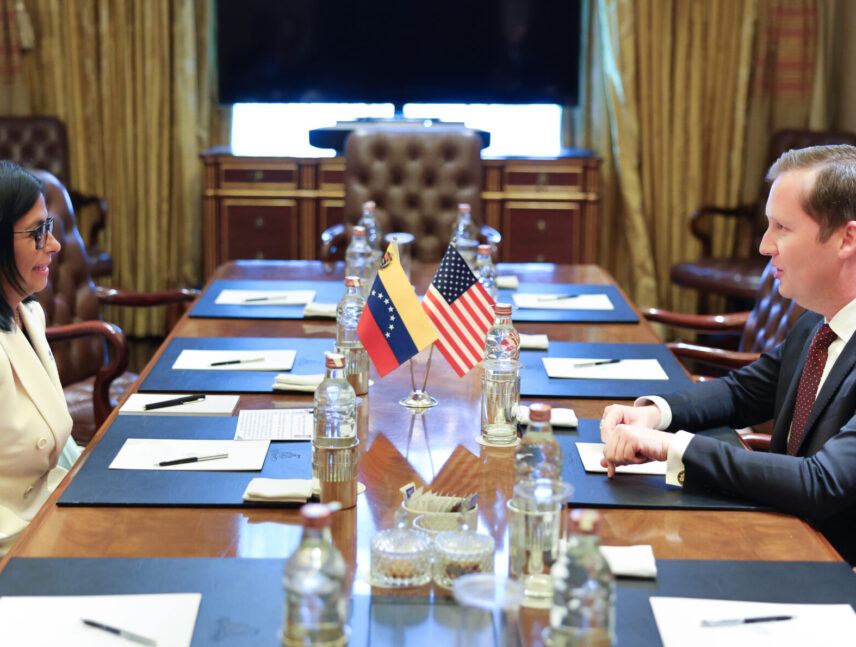 Delcy Rodríguez y embajador de EEUU en la India evalúan avances de agenda bilateral