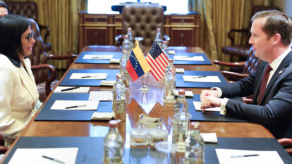 Delcy Rodríguez y embajador de EEUU en la India evalúan avances de agenda bilateral