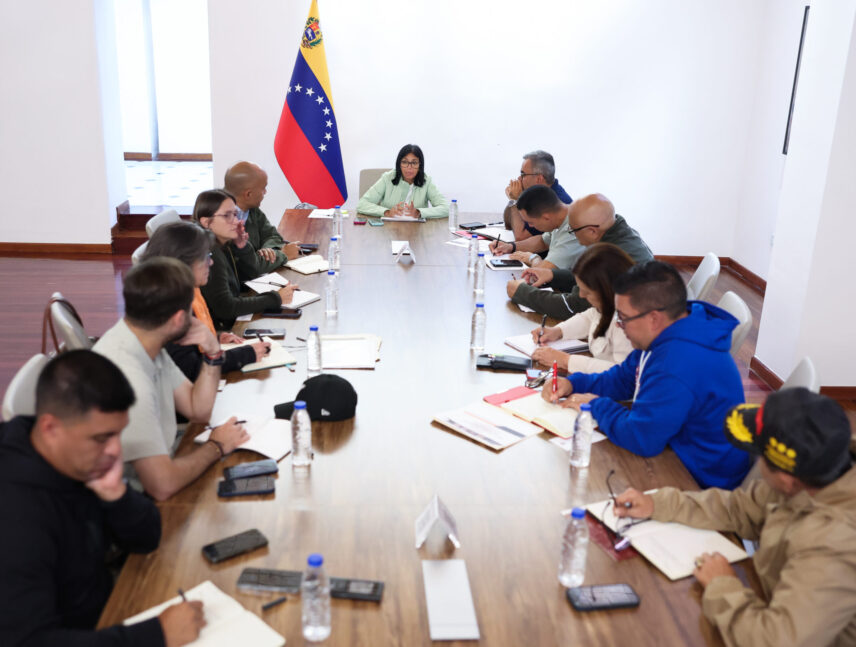 Delcy Rodríguez: “Las labores de rescate no se suspenden”
